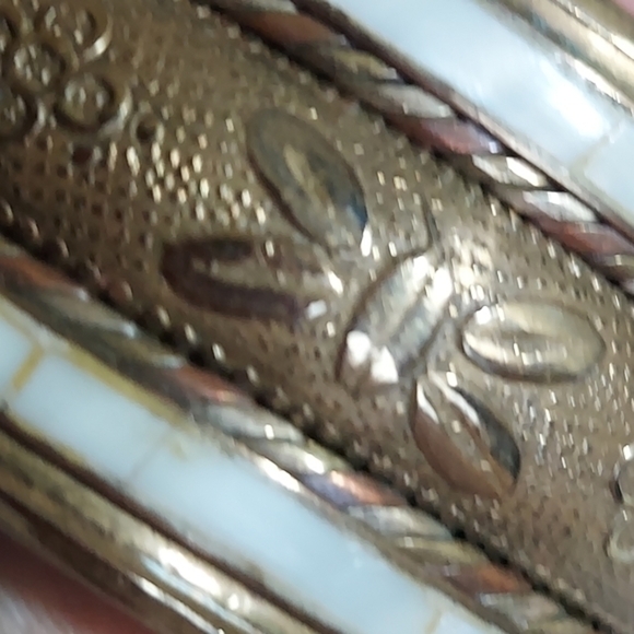 Vintage Brass and Mother of Pearl Bangle Bracelet Etched with decorative accents - Picture 5 of 10